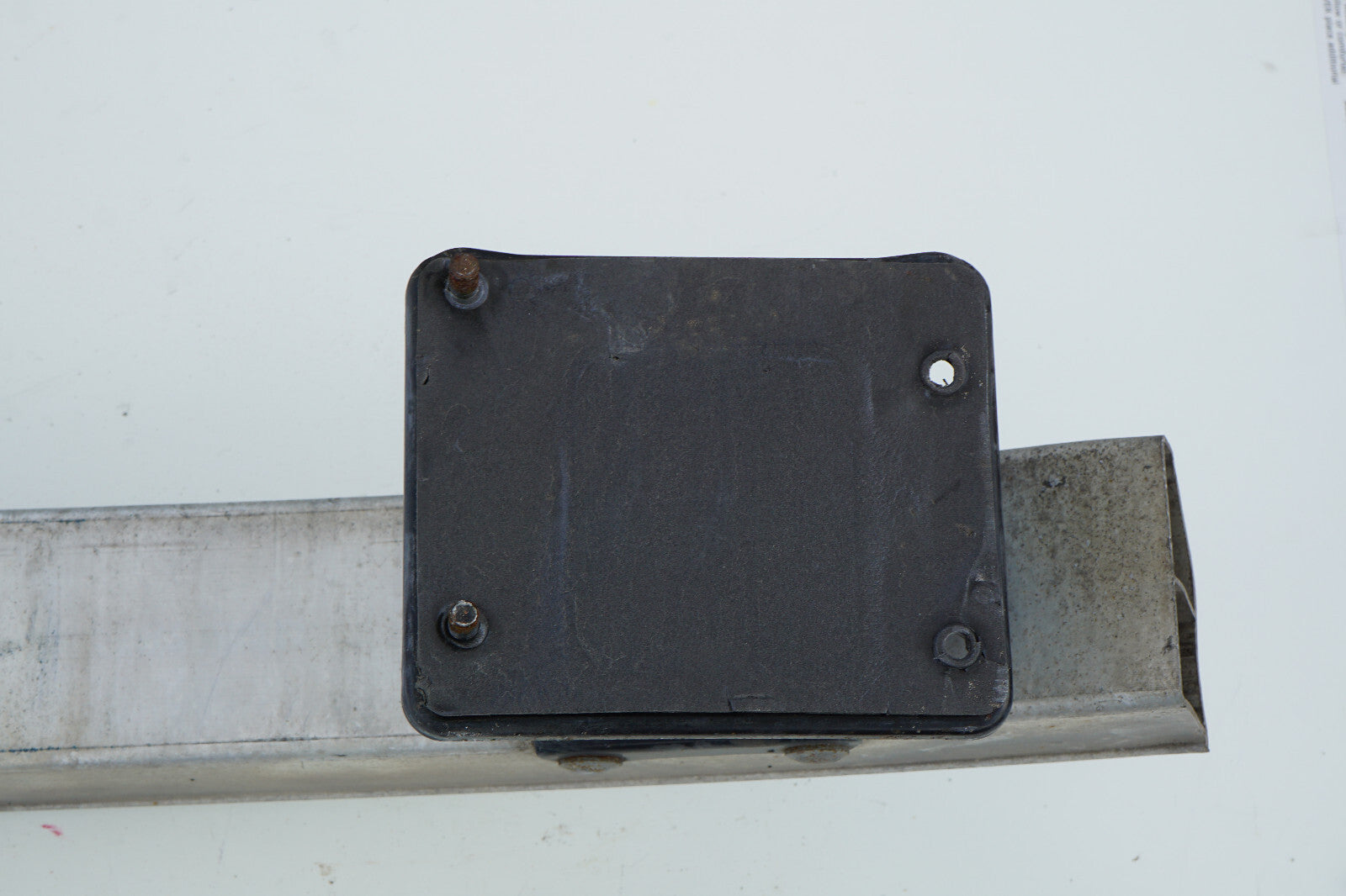 2006 - 2010 MERCEDES BENZ R350 R500 W251 REAR BUMPER REINFORCEMENT OEM