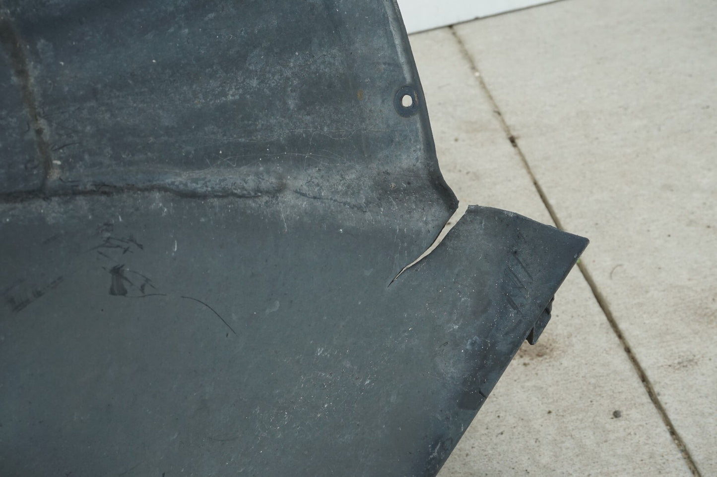 2006-2013 VOLVO C70 T5 FRONT LEFT DRIVER SIDE FENDER LINER SPLASH SHIELD OEM