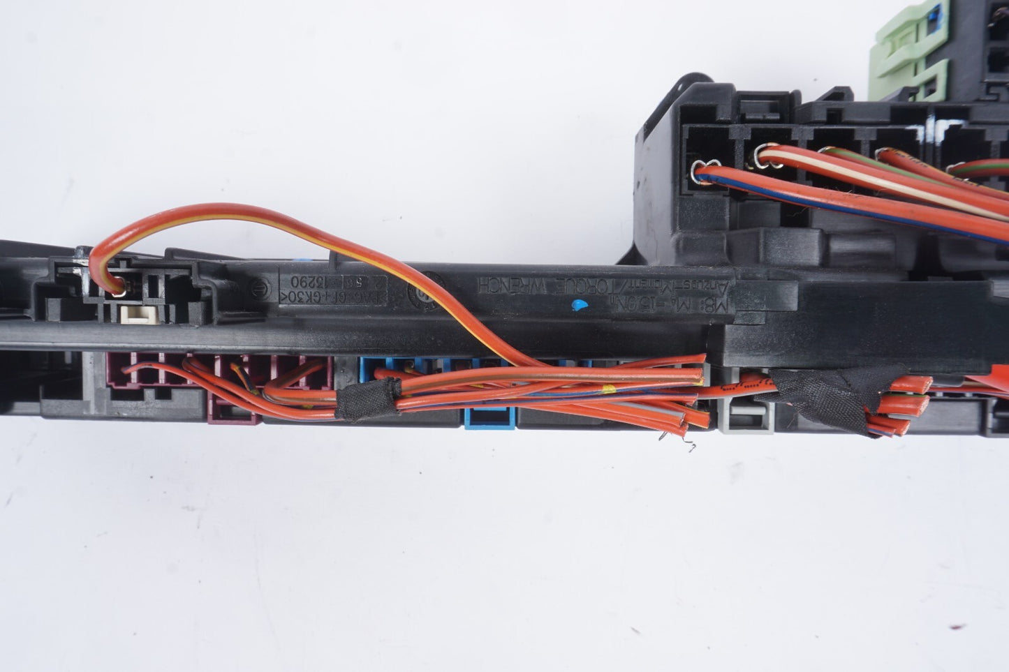 2004 - 2010  BMW 650i E63 E64 Power Distribution Power Relay Box 25613290  OEM