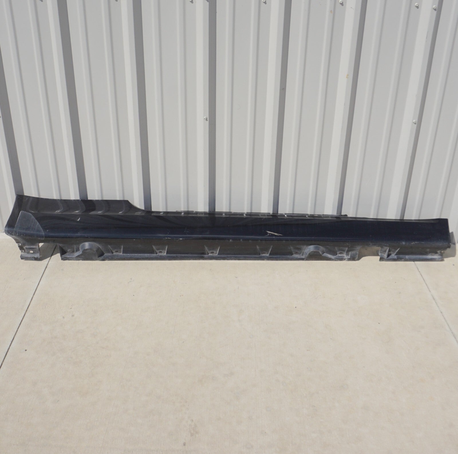 2004 - 2007  BMW 650i E63 E64 Rocker Panel Skirt Molding Right Passenger OEM