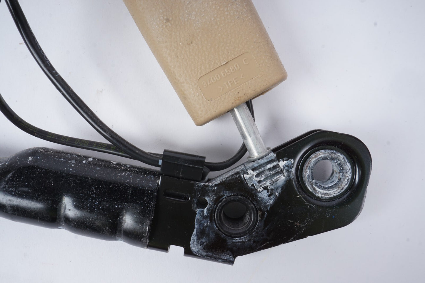 07-14 Mercedes W221 S550 CL550 Front Left Driver Seat Belt Buckle Latch OEM