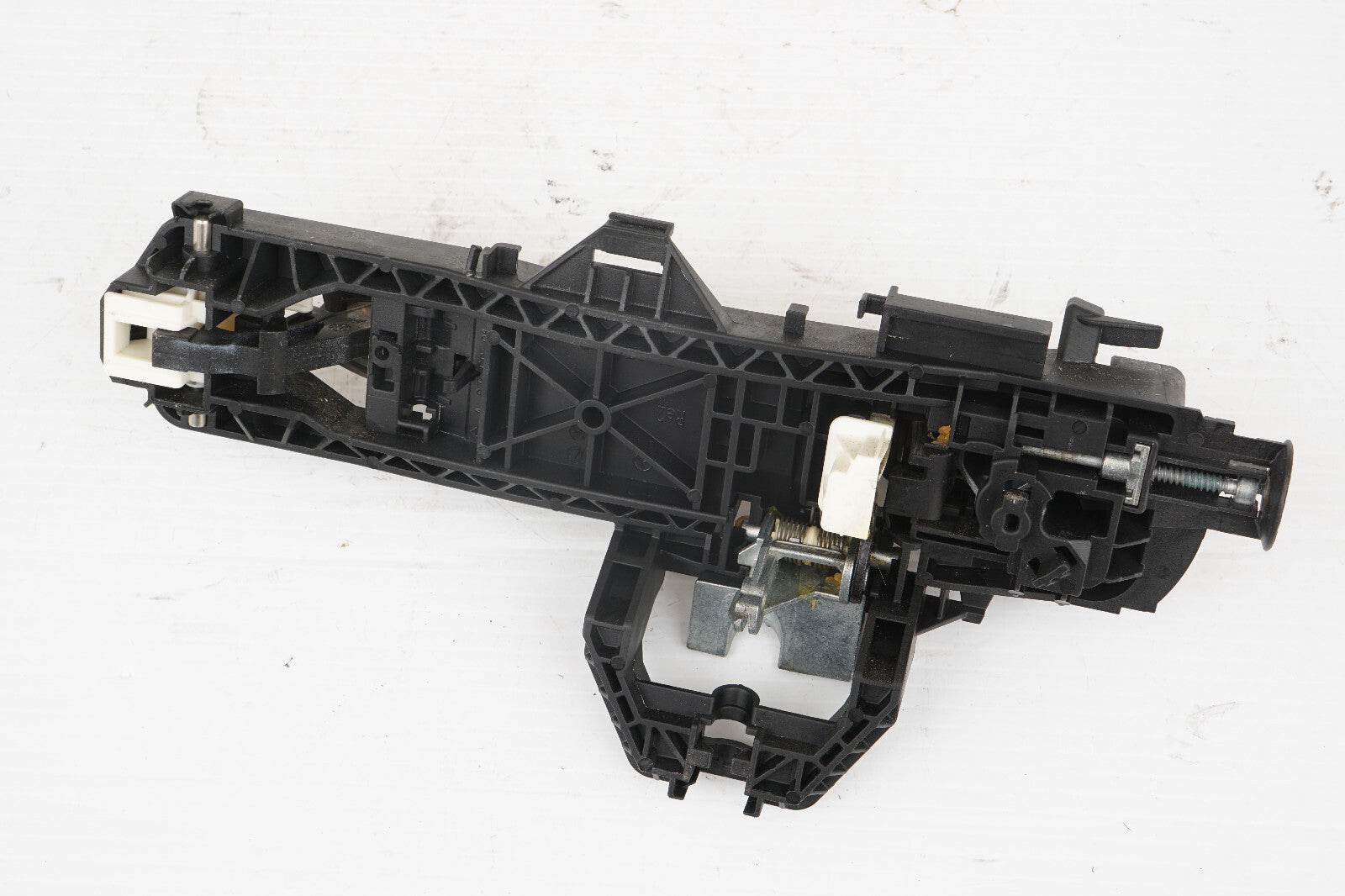 2008 - 2011 MERCEDES-BENZ C300 W204 FRONT RIGHT PASS EXTERIOR DOOR HANDLE OEM
