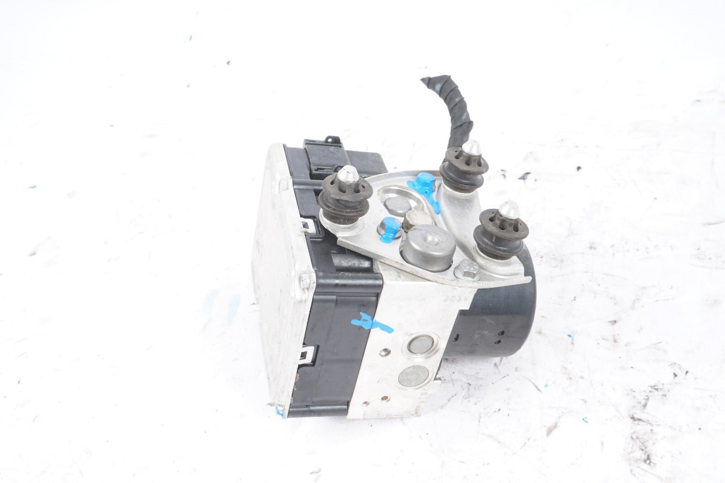 11-12 Porsche Cayenne 958 4.8l ABS Anti Lock Brake Pump 7P0614517G OEM