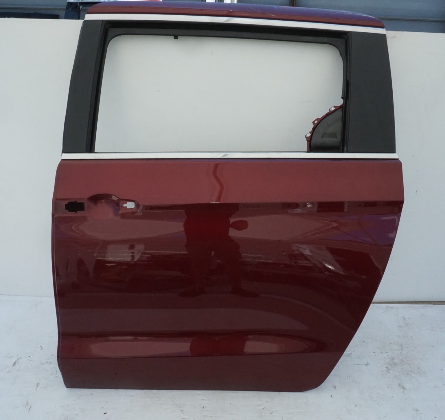 17-22 CHRYSLER PACIFICA REAR LEFT DRIVER SIDE SLIDING DOOR SHELL OEM