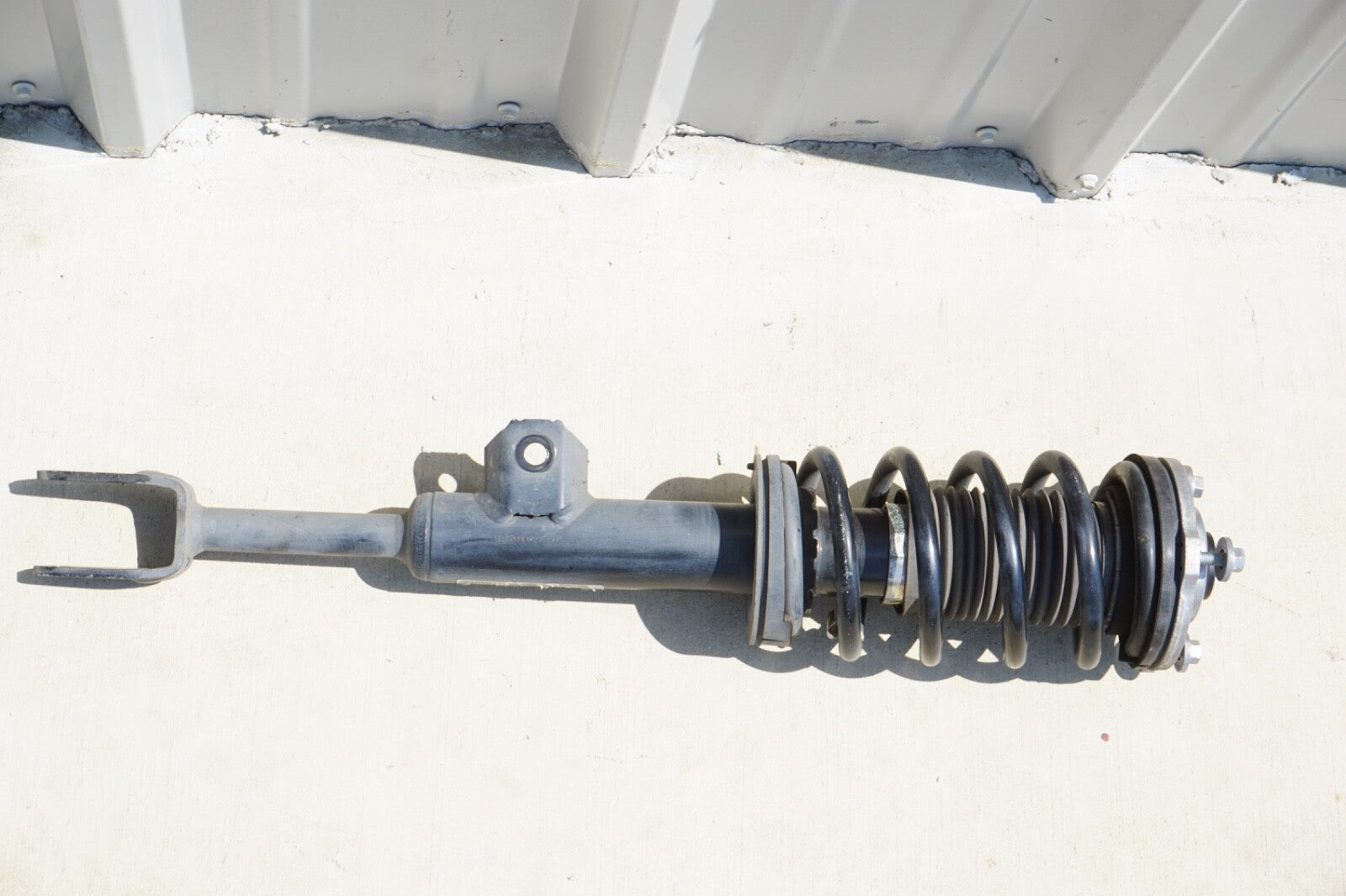 2017-2022 ALFA ROMEO GIULIA RWD RIGHT PASSENGER FRONT SHOCK STRUT OEM