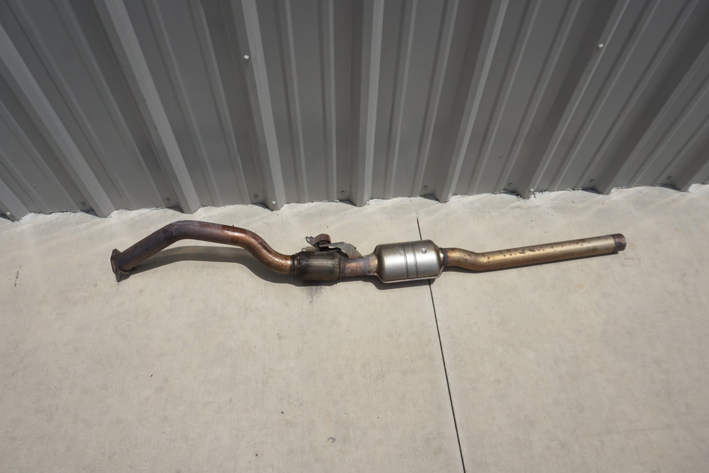 2011 - 2012 Audi A8 D4 4.2L Muffler Silencer Exhasut Pipe Tube Left OEM