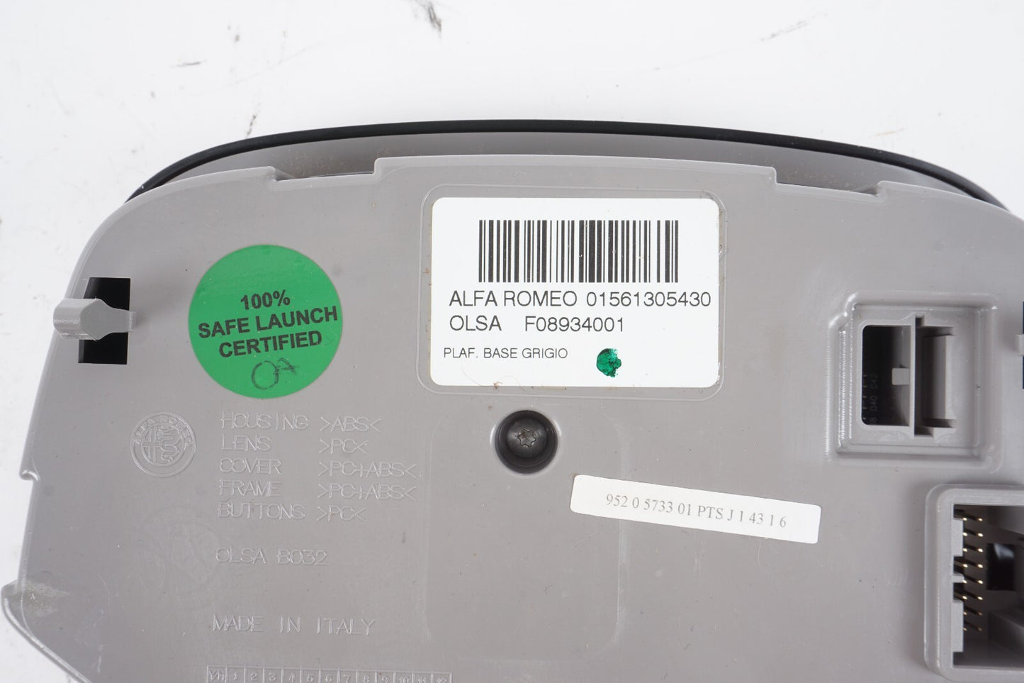 17 - 21 Alfa Romeo Giulia ROOF OVERHEAD CONSOLE DOME LIGHT LAMP SWITCH OEM