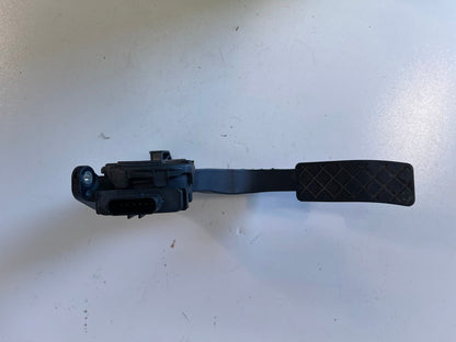 12 - 18 AUDI C7 A6 A7 A8 GAS ACCELERATION PEDAL 8K1723523A OEM