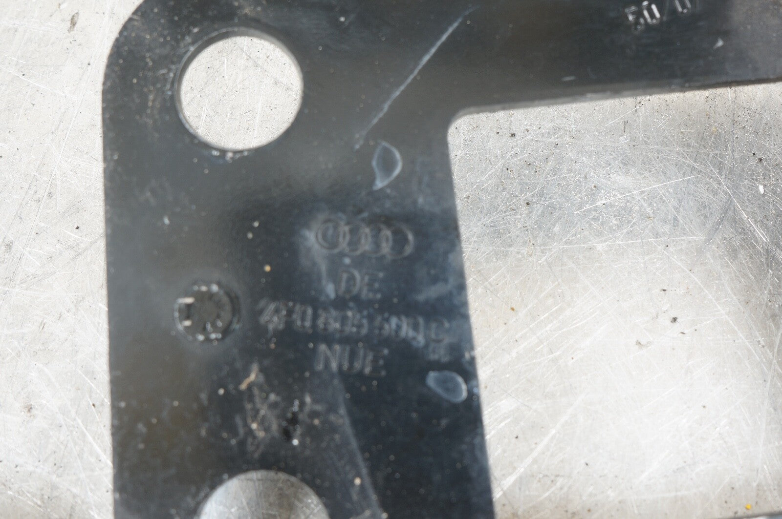 2007-2011 AUDI S6 - LEFT AND RIGHT CORE Support Securing Mount Plate 4F0805499A