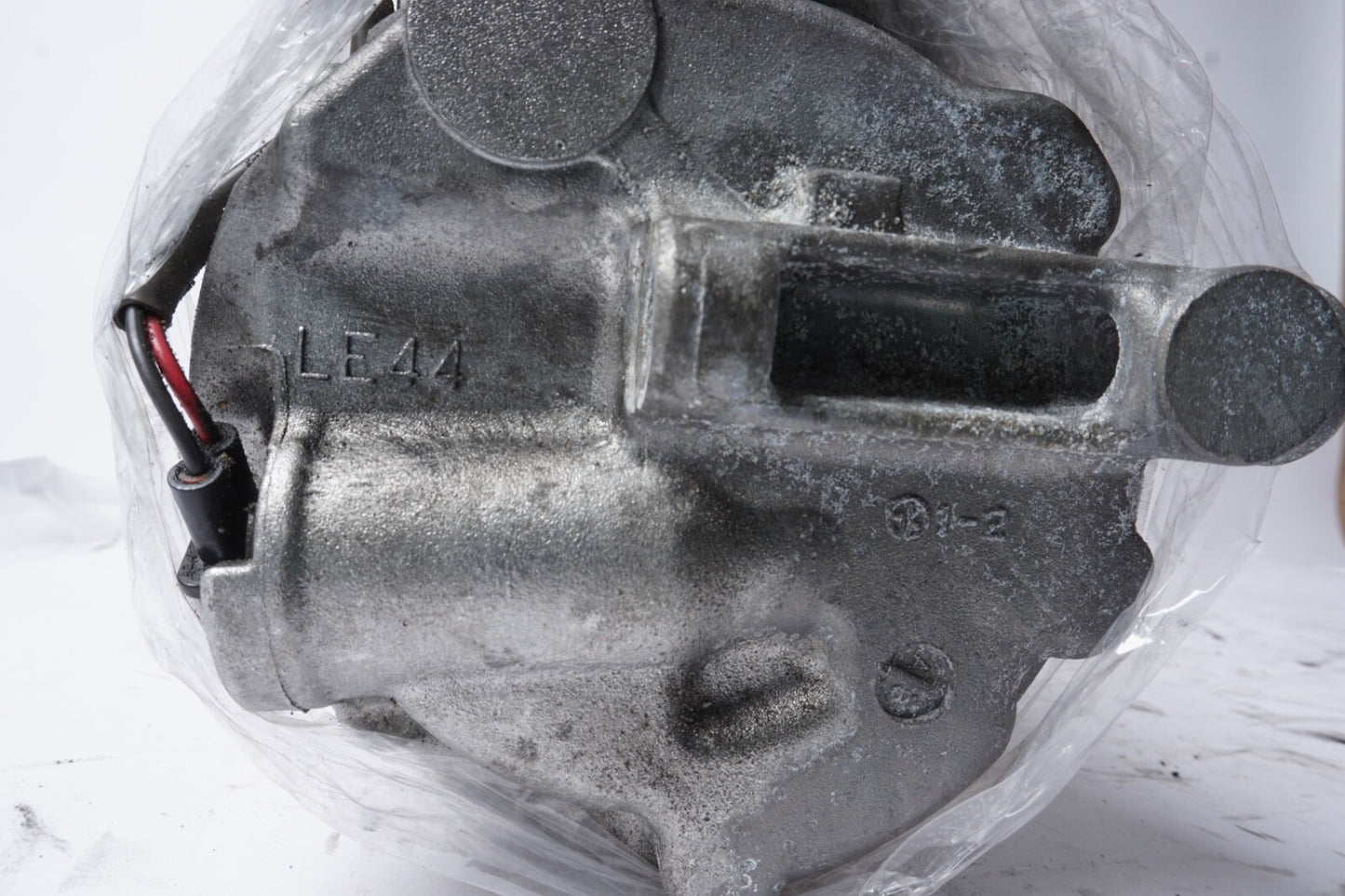 11-14  Mercedes W221 S550 CL550 A/C Air Conditioning Compressor 0022306211 OEM