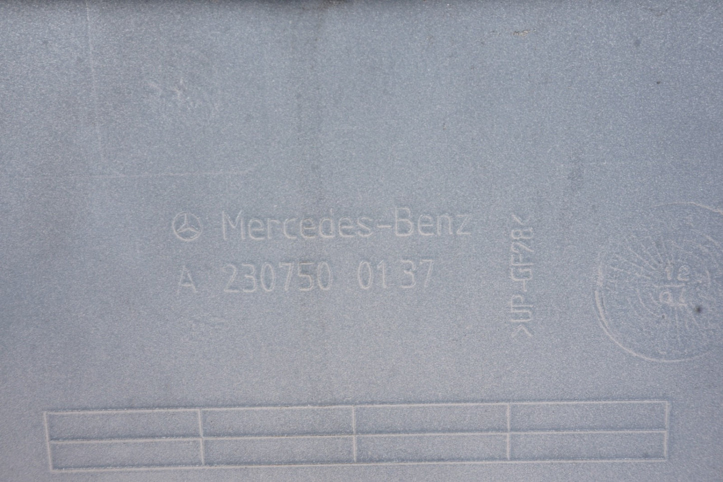 2003 - 12 Mercedes R230 SL500 SL550 SL55 AMG Trunk Lid License Plate Holder OEM