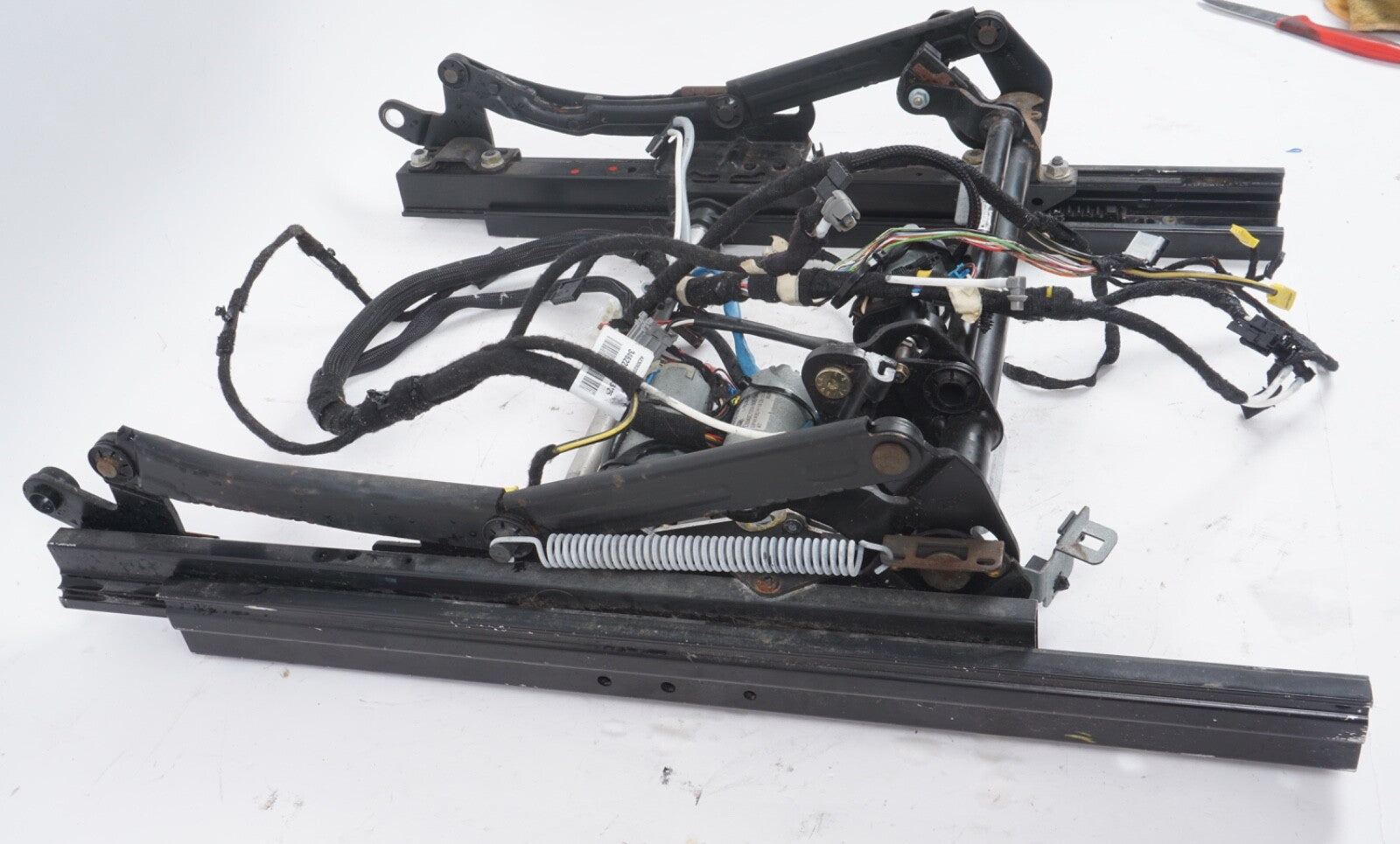 03-12 Mercedes R230 SL500 SL55 AMG Lower Seat Track Rail Right Side OEM