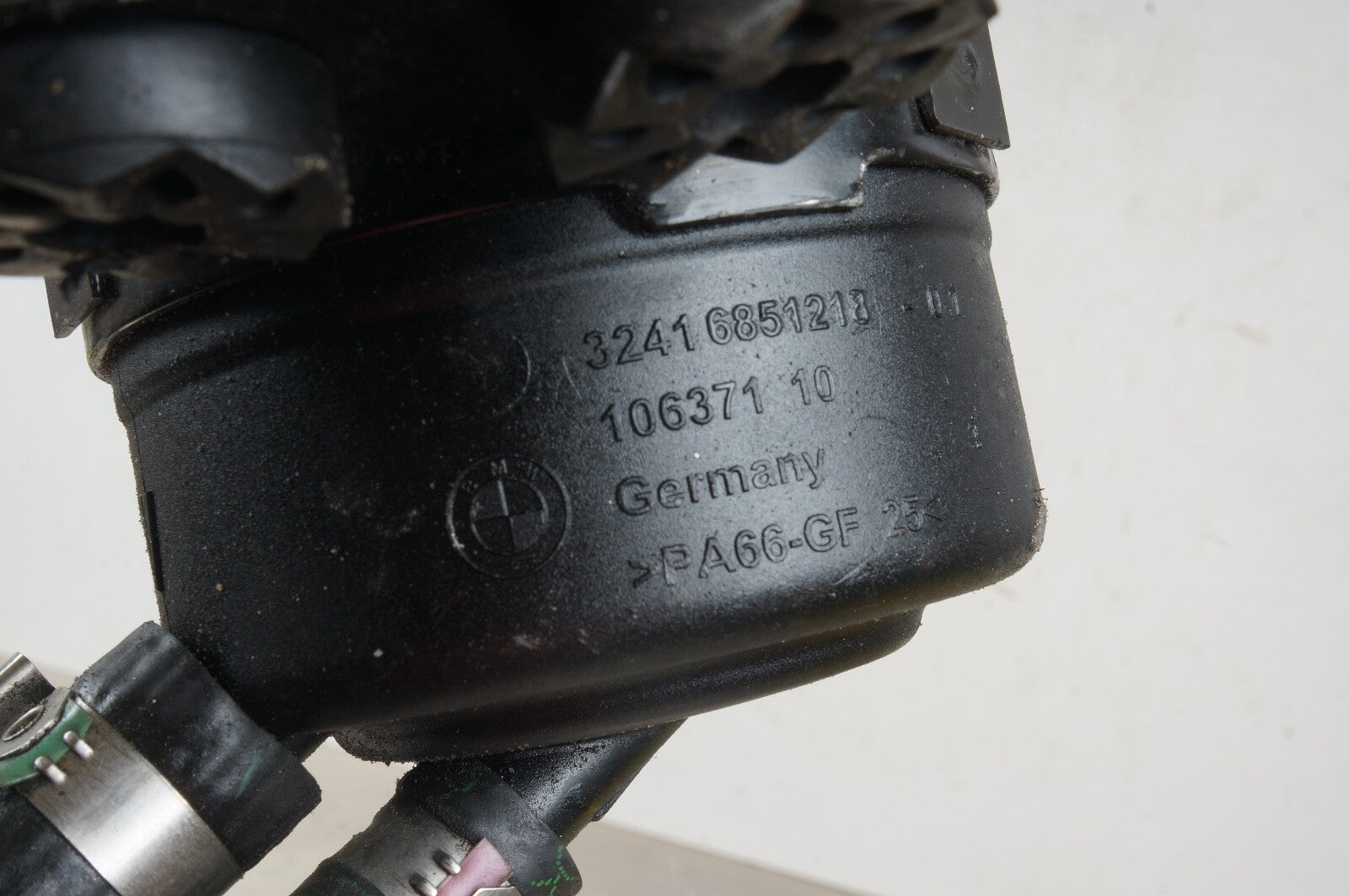 07-15 BMW E83 E91 E92 E93 E90 POWER STEERING FLUID RESERVOIR TANK 6851218 OEM