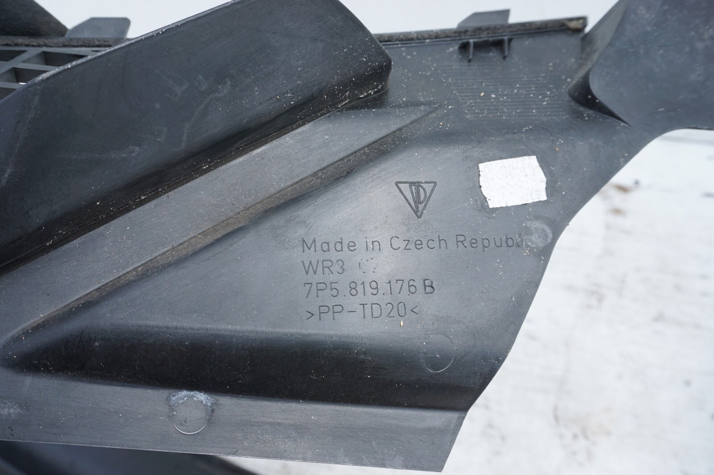 11-18 Porsche Cayenne 958 Front Windshield Cowl Panel Trim Cover  OEM