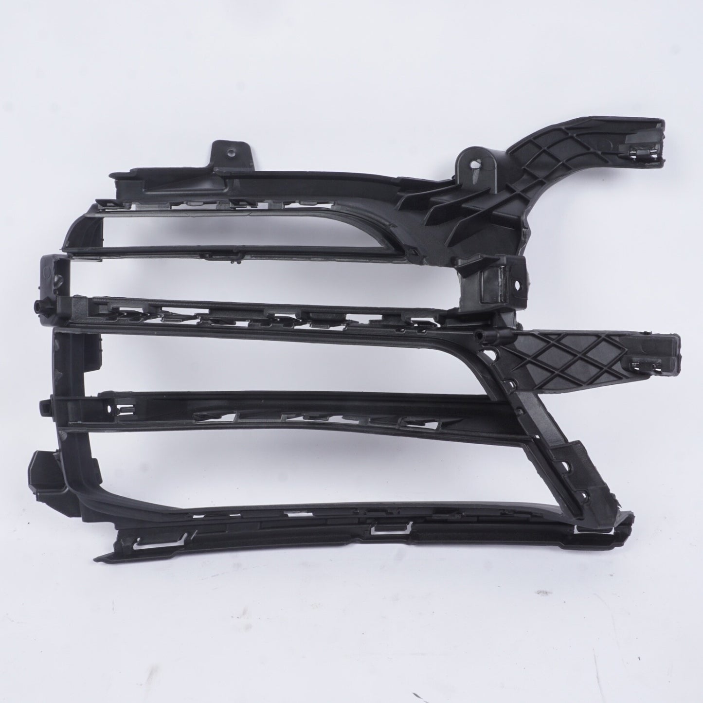 For 2019-2022 Porsche Macan Right Side Front Bumper Fog Light Cover Bracket