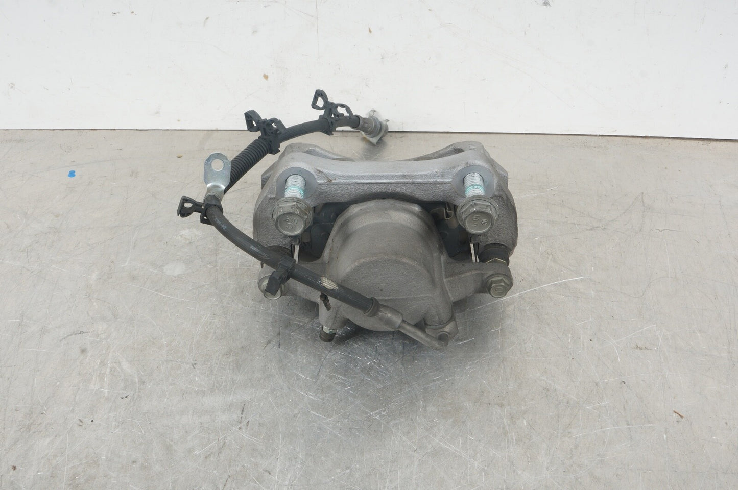 2020-2023 CADILLAC CT4 FRONT LEFT DRIVER SIDE ABS BRAKE CALIPER OEM