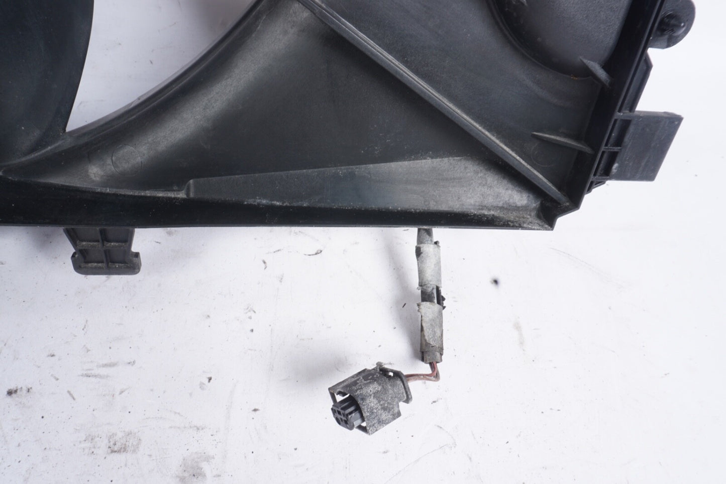 08-18 Mercedes E350 C250 E250 SLK350 Engine Radiator Cooling Fan Motor Assembly