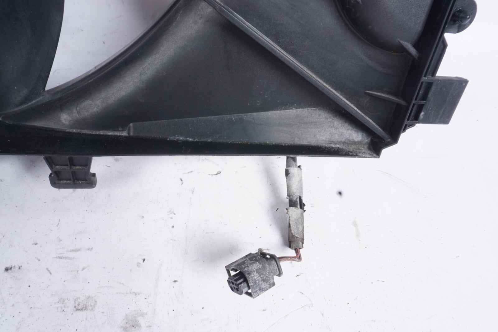 08-18 Mercedes E350 C250 E250 SLK350 Engine Radiator Cooling Fan Motor Assembly