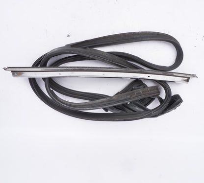 10-14 MERCEDES-BENZ C207 E350 COUPE REAR LEFT SIDE WINDOW SEAL