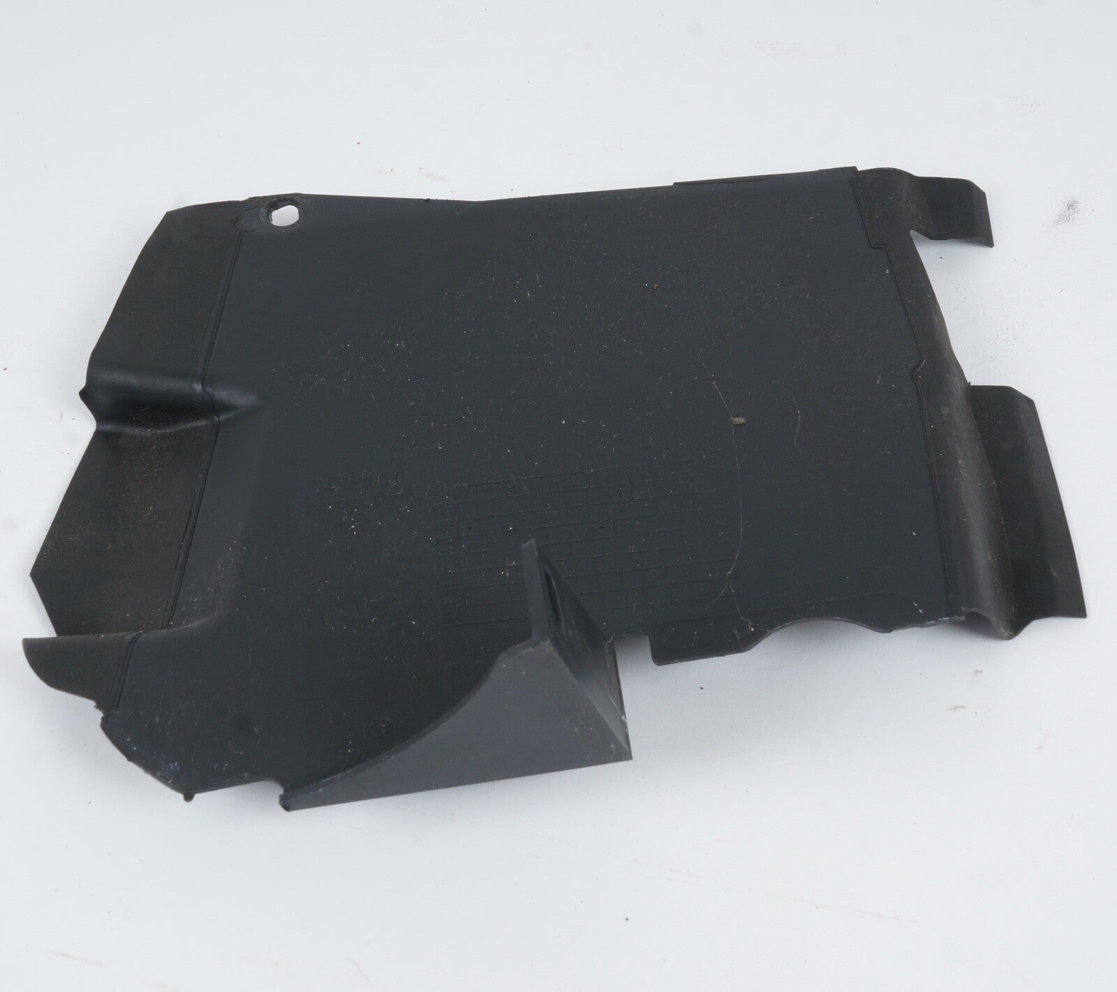 2020-2023 CADILLAC CT4 LEFT ENGINE RADIATOR SIDE AIR UPPER BAFFLE SHIELD OEM