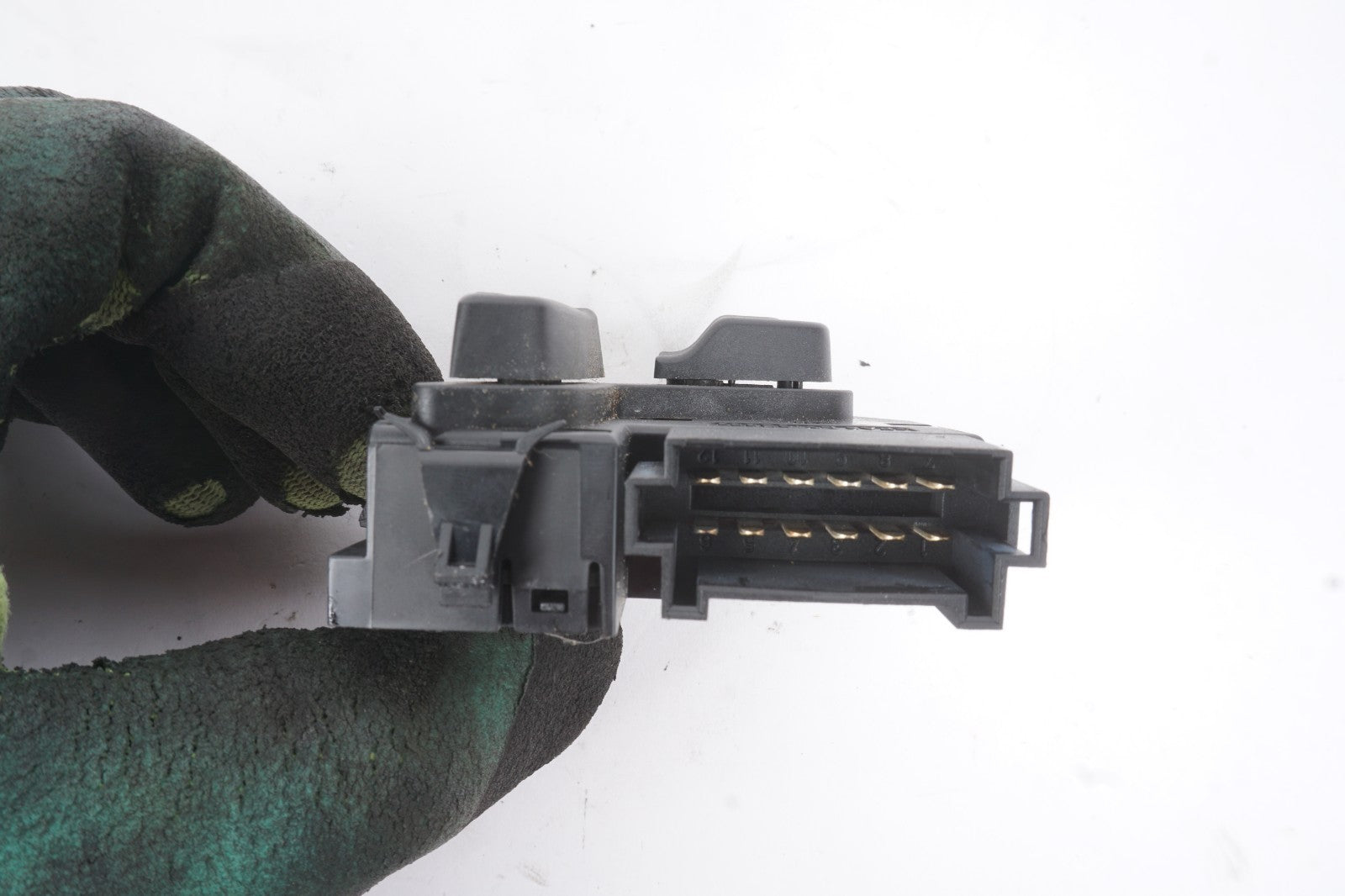 08-14 Mercedes-Benz C300 Front Right Passenger Seat Control Switch OEM