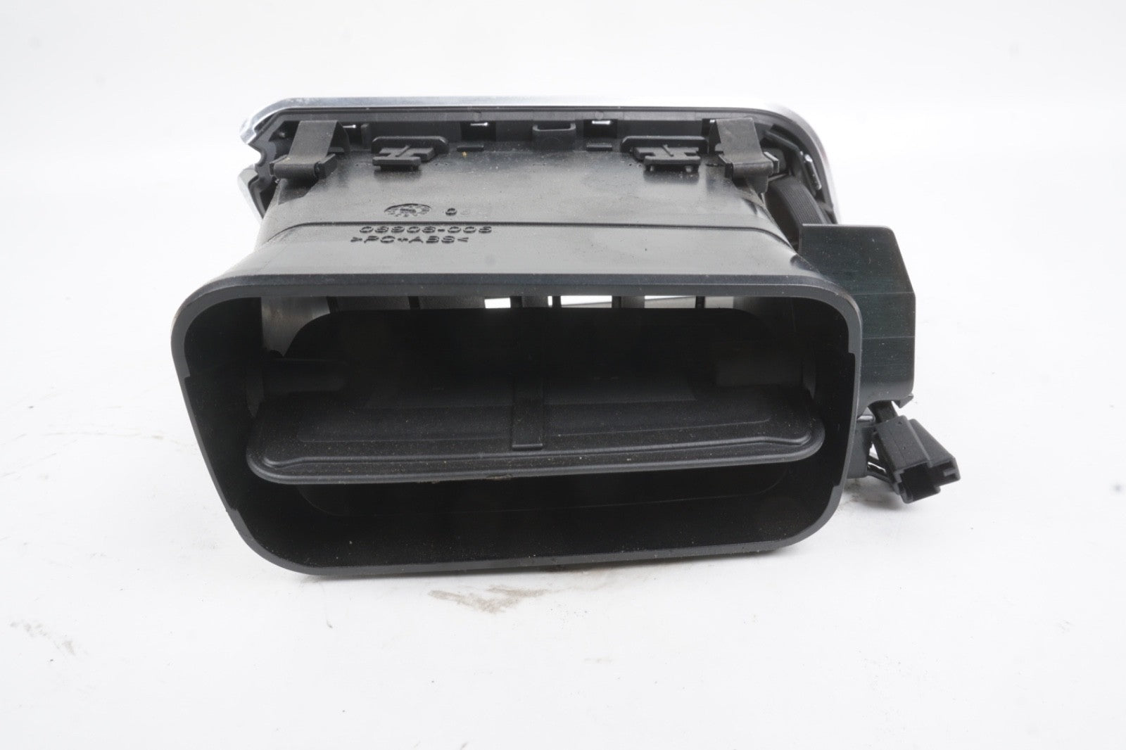 2014 - 2019 Maserati Ghibli Front Right Dashboard A/C Air Vent Grille OEM