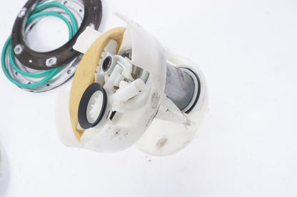 10 - 15 Mercedes W207 E350 Gas Fuel Pump OEM