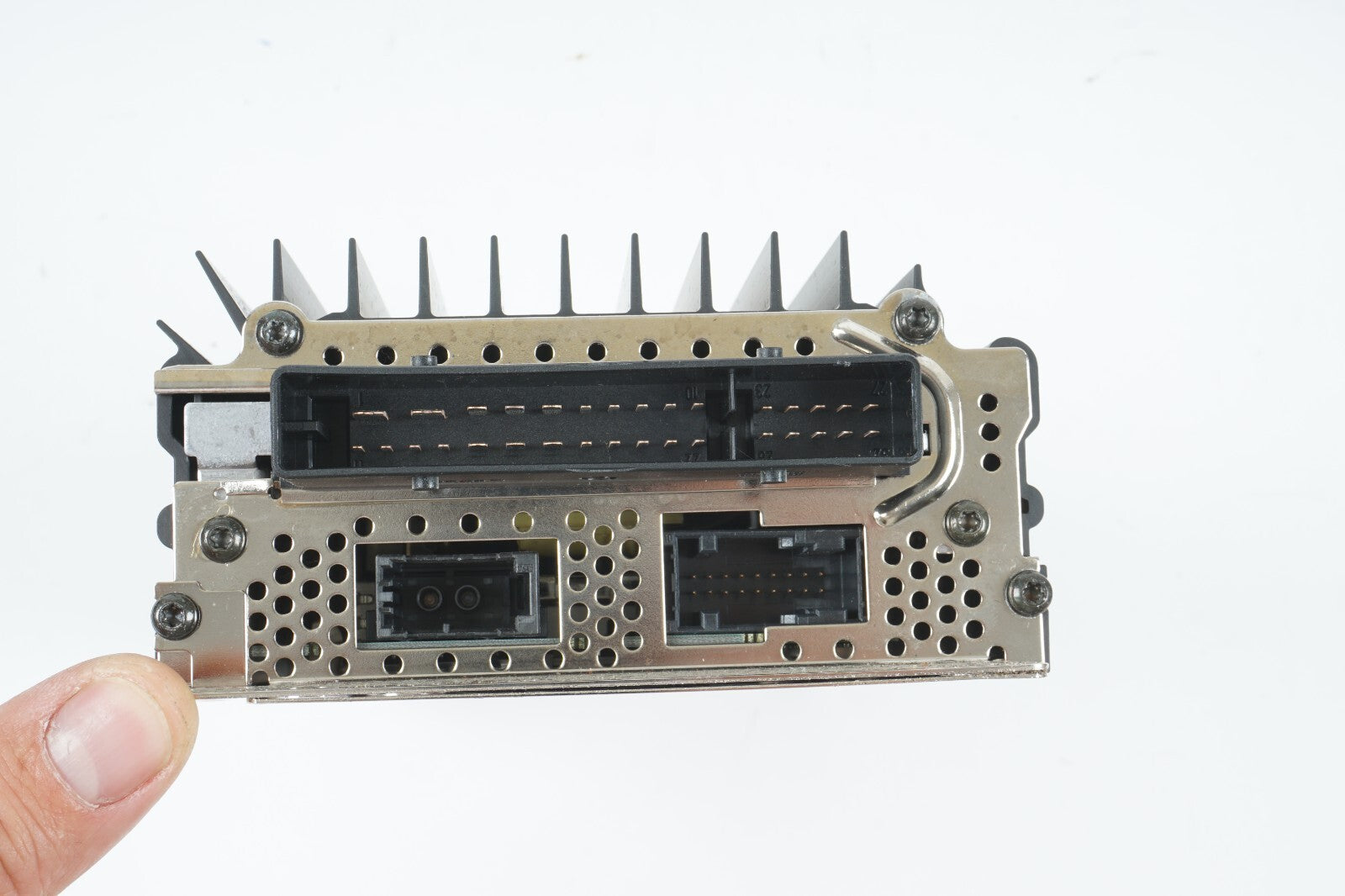2005 - 2008 Mercedes SL500 R230 BOSE Amplifier 2308203889  OEM