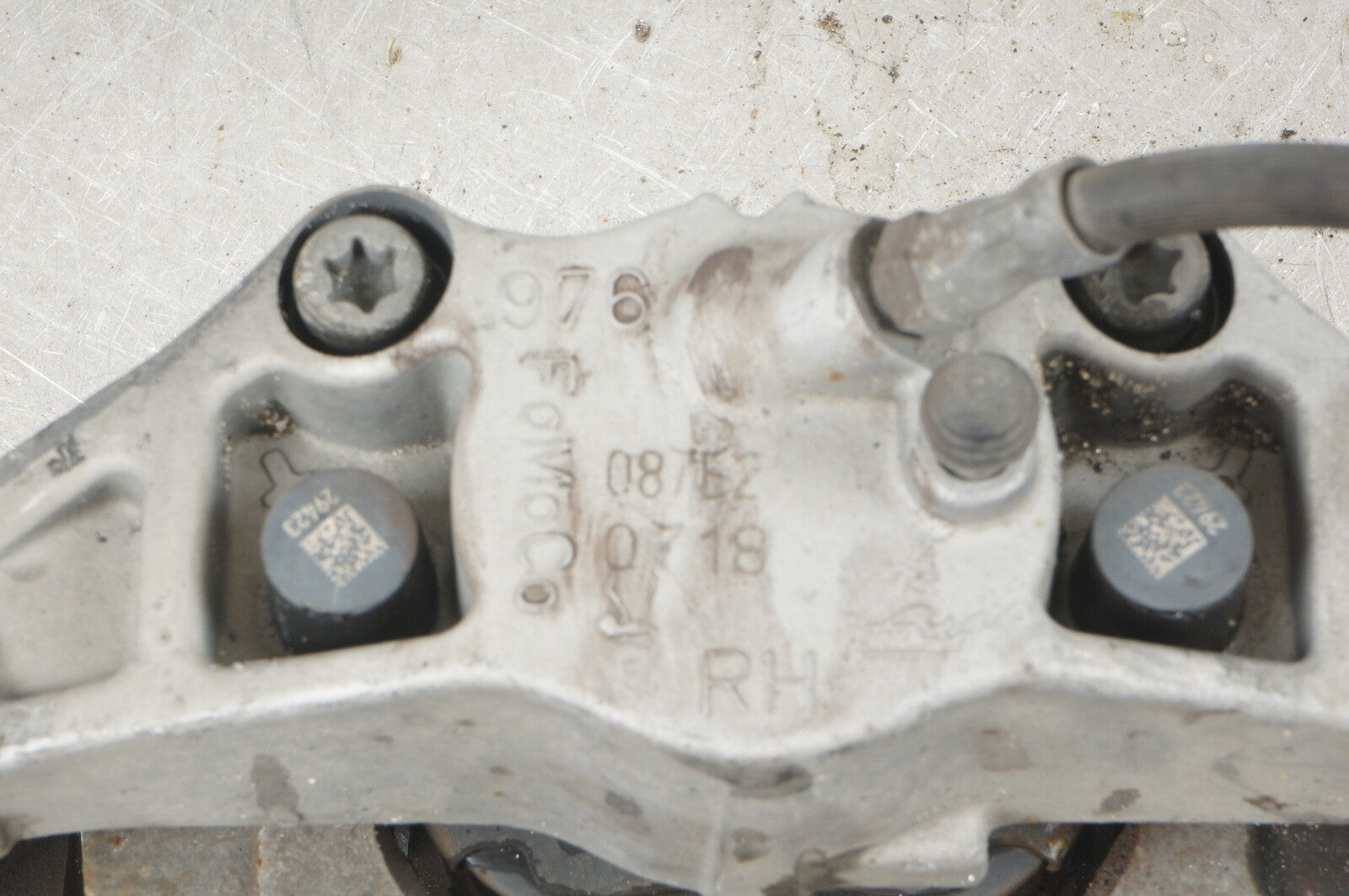 06-13 VOLVO C70 FRONT RIGHT PASSENGER SIDE BRAKE CALIPER ASSEMBLY, OEM