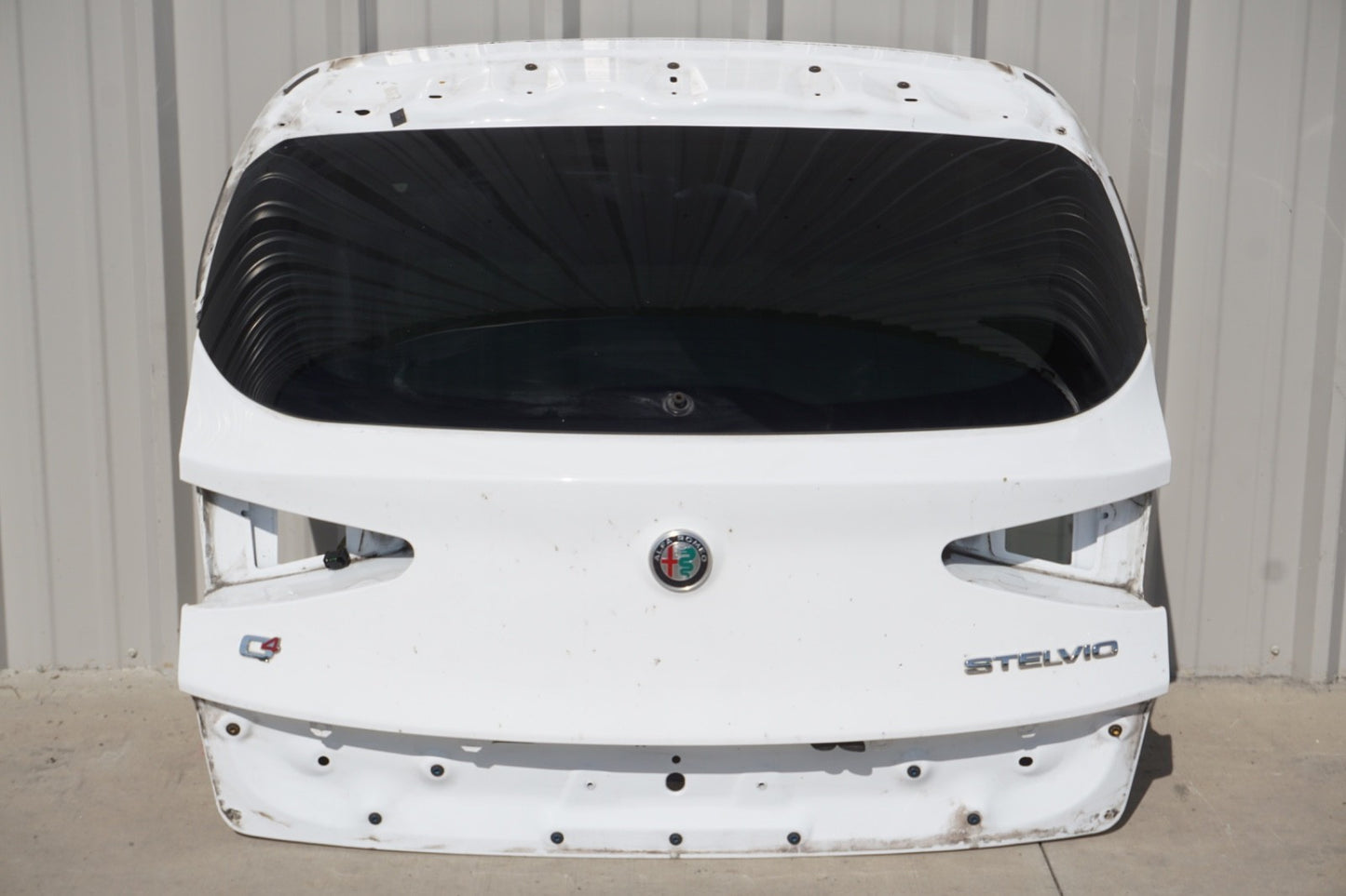 2018 - 2025 ALFA ROMEO STELVIO REAR LIFTGATE TAILGATE SHELL COVER OEM WHITE