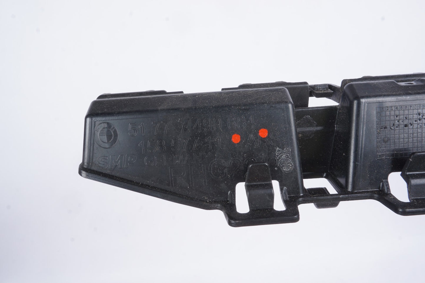 21-24 BMW 430I Convertible G22/23 Front Right Rocker Molding Support 7490684 OEM