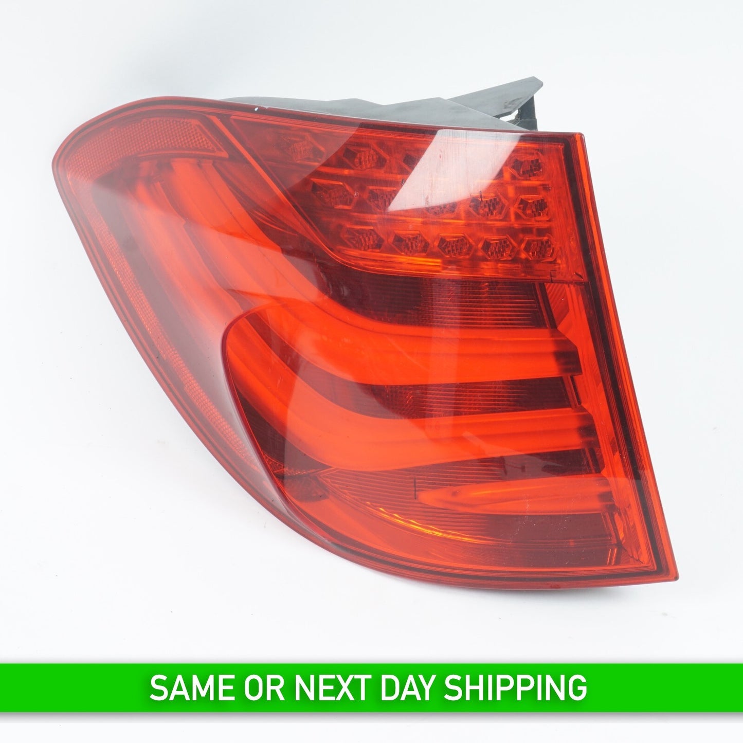 2010 - 2013 BMW 550GT F07 REAR LEFT DRIVER SIDE OUTER TAIL LIGHT LAMP OEM