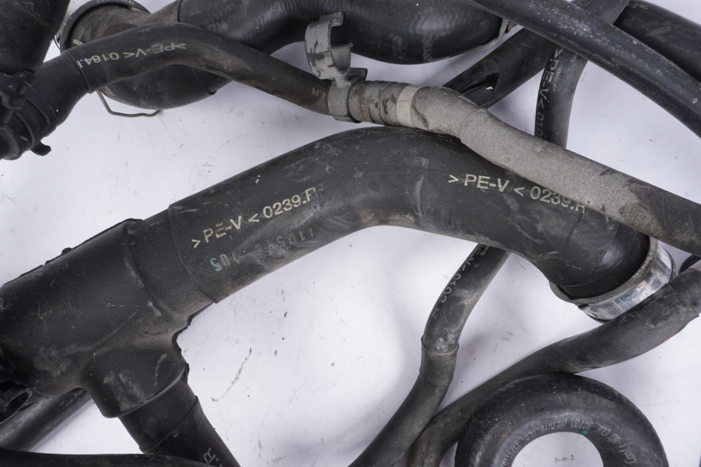 12-13 Mercedes W221 S63 AMG CL550 S550 Engine Radiator Cooling Hose Line OEM