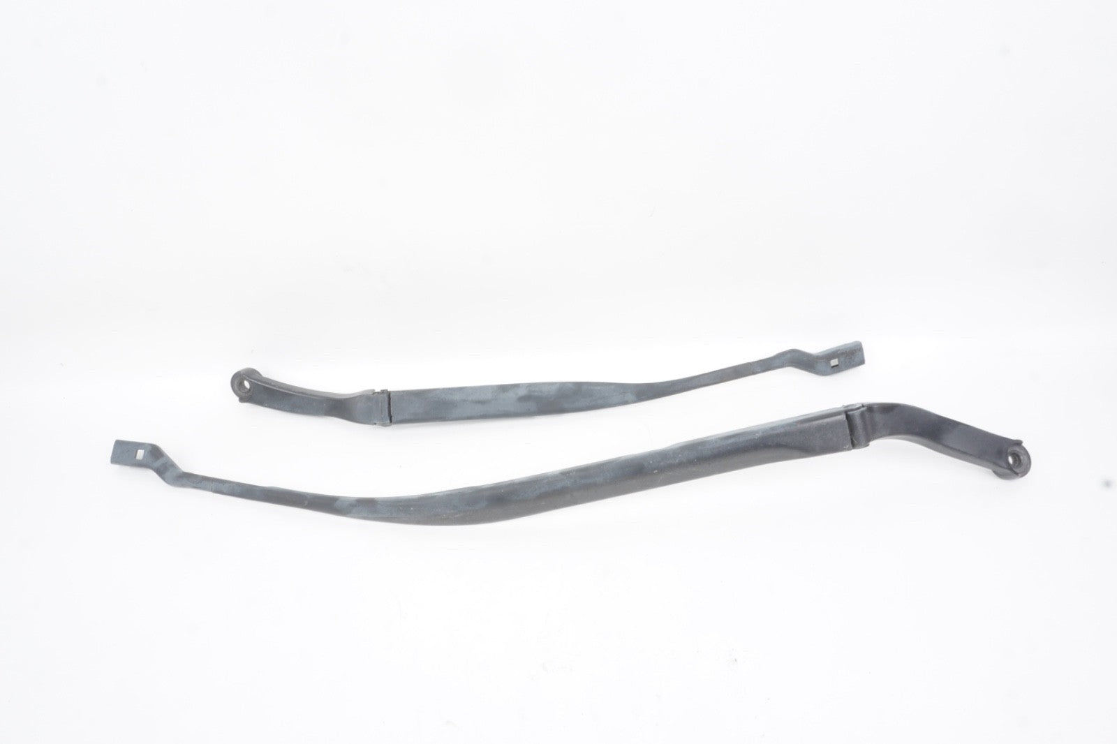 2014-21 Maserati Ghibli S Q4 Front Right and Left Windshield Wiper Arm 670001642