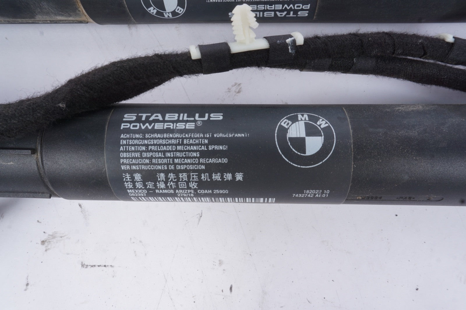 2011 - 2017 BMW X3 F25  Left Right Rear Trunk Lid Gate Lift Spindle Drive Shock