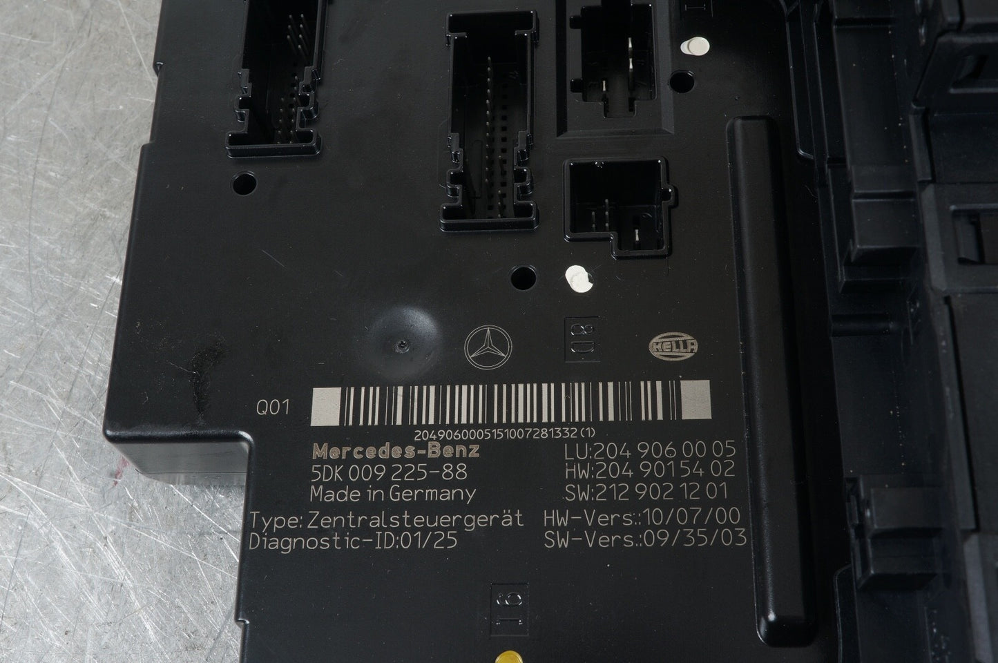 08-11 Mercedes W204 C300 C250 Rear SAM Module Relay Fuse Box Assembly OEM