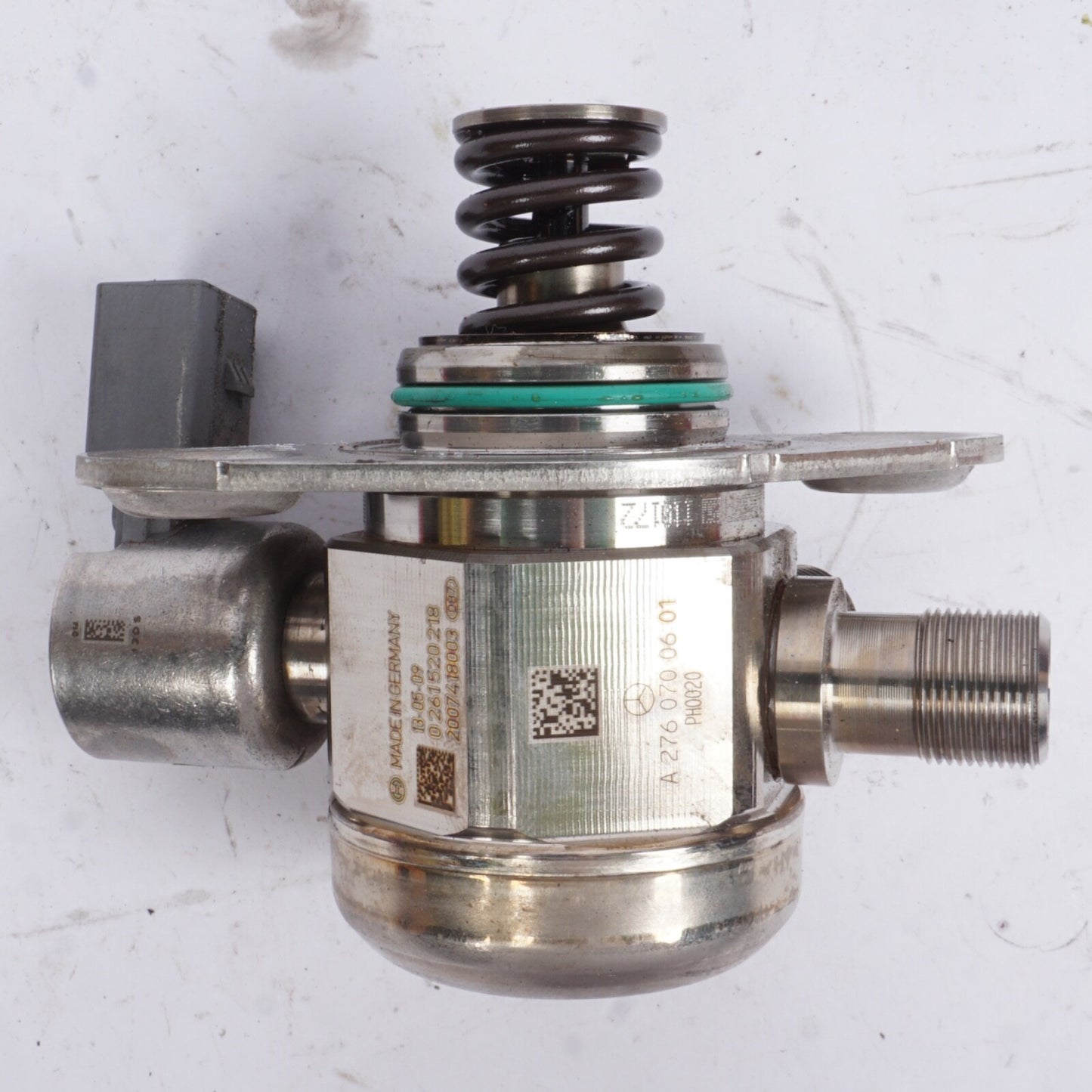 12-18 Mercedes W212 E400 C300 GLE350 M276 High Pressure Fuel Pump w/ Housing OEM