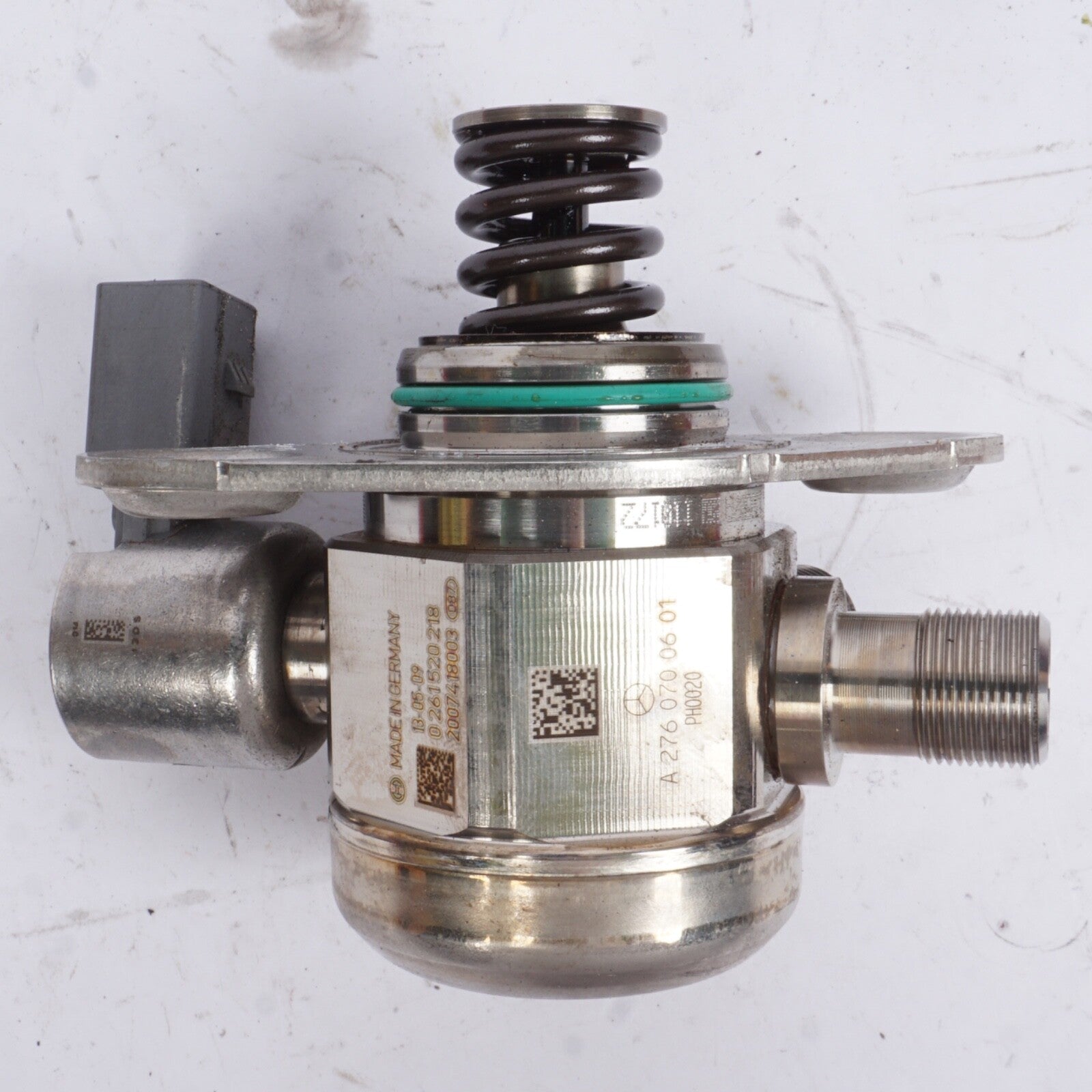 12-18 Mercedes W212 E400 C300 GLE350 M276 High Pressure Fuel Pump w/ Housing OEM
