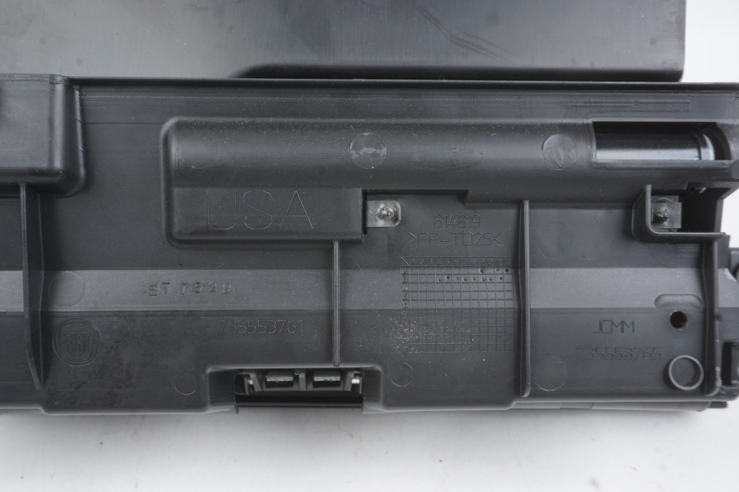 2014 - 2020 FIAT 500L FRONT RIGHT DASH GLOVE BOX STORAGE OEM 735553761  BLACK