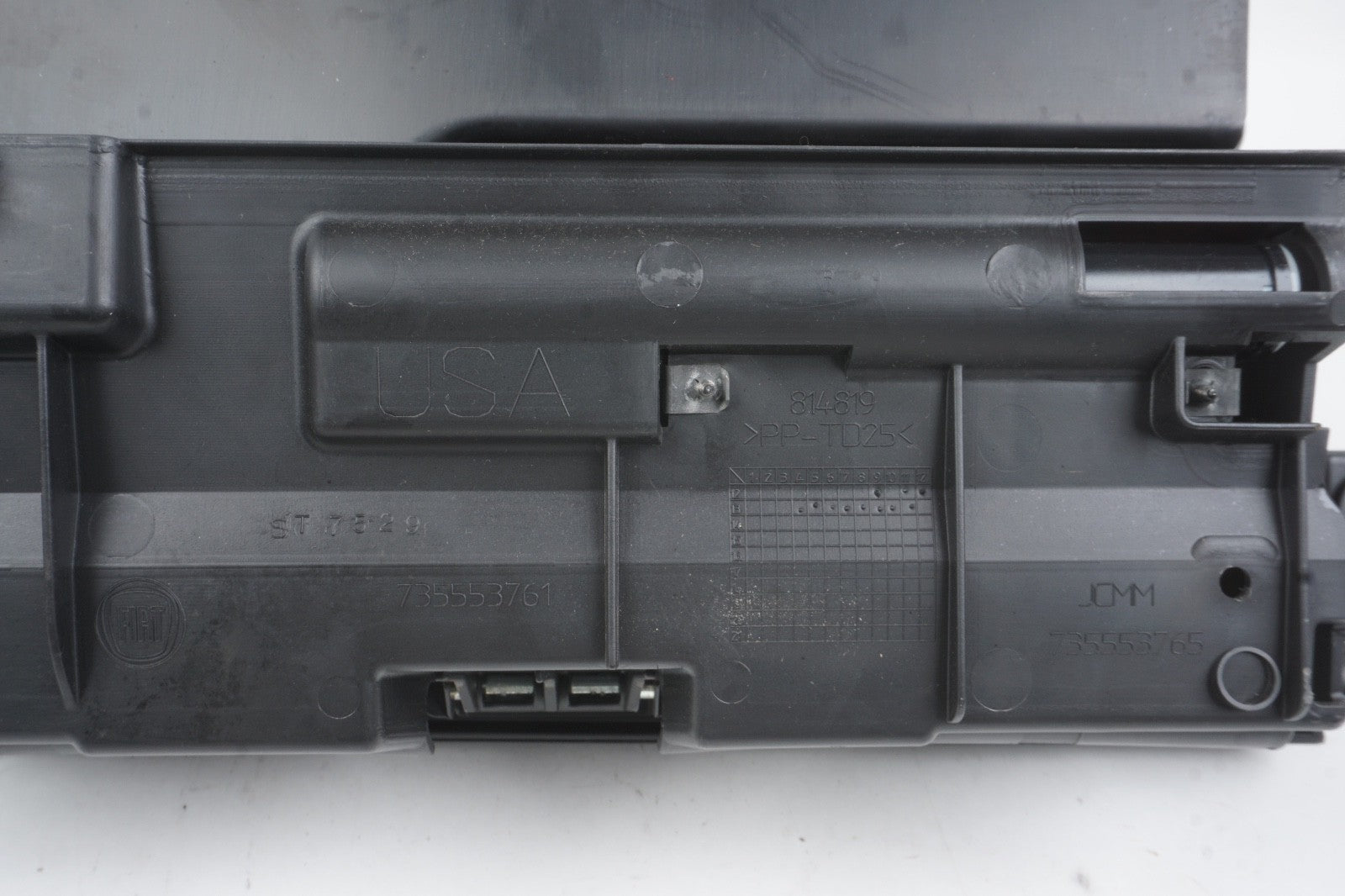 2014 - 2020 FIAT 500L FRONT RIGHT DASH GLOVE BOX STORAGE OEM 735553761  BLACK