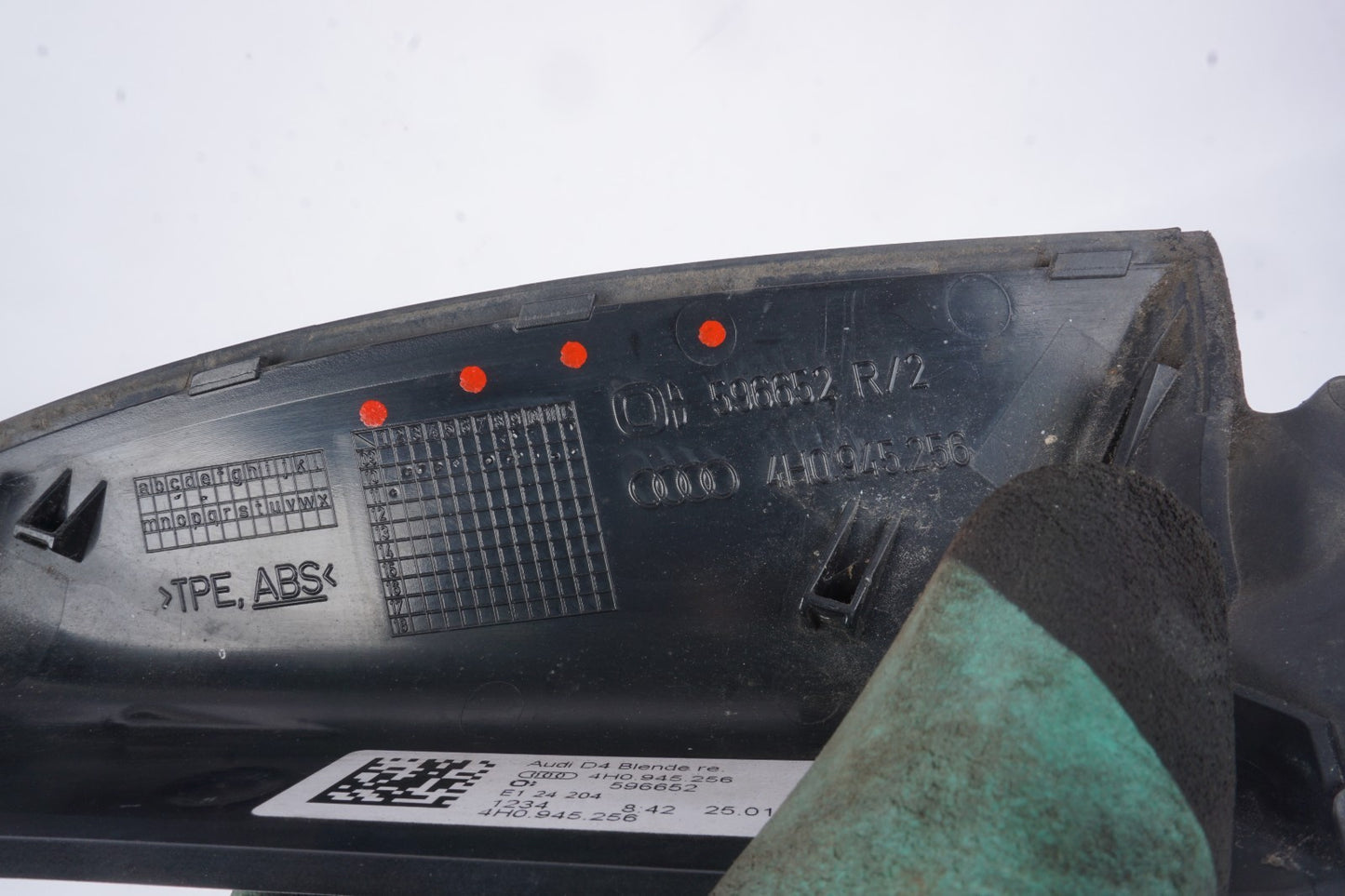 2011 - 2014 Audi A8l Rear Left Right Side Taillight Lamp Lower Trim Cover OEM