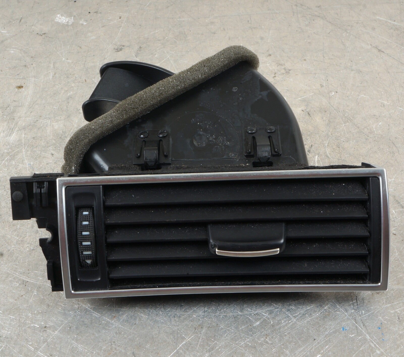 2005-2011 AUDI A6 S6 QUATTRO FRONT RIGHT PASSENGER SIDE DASH AIR VENT 4F1820902