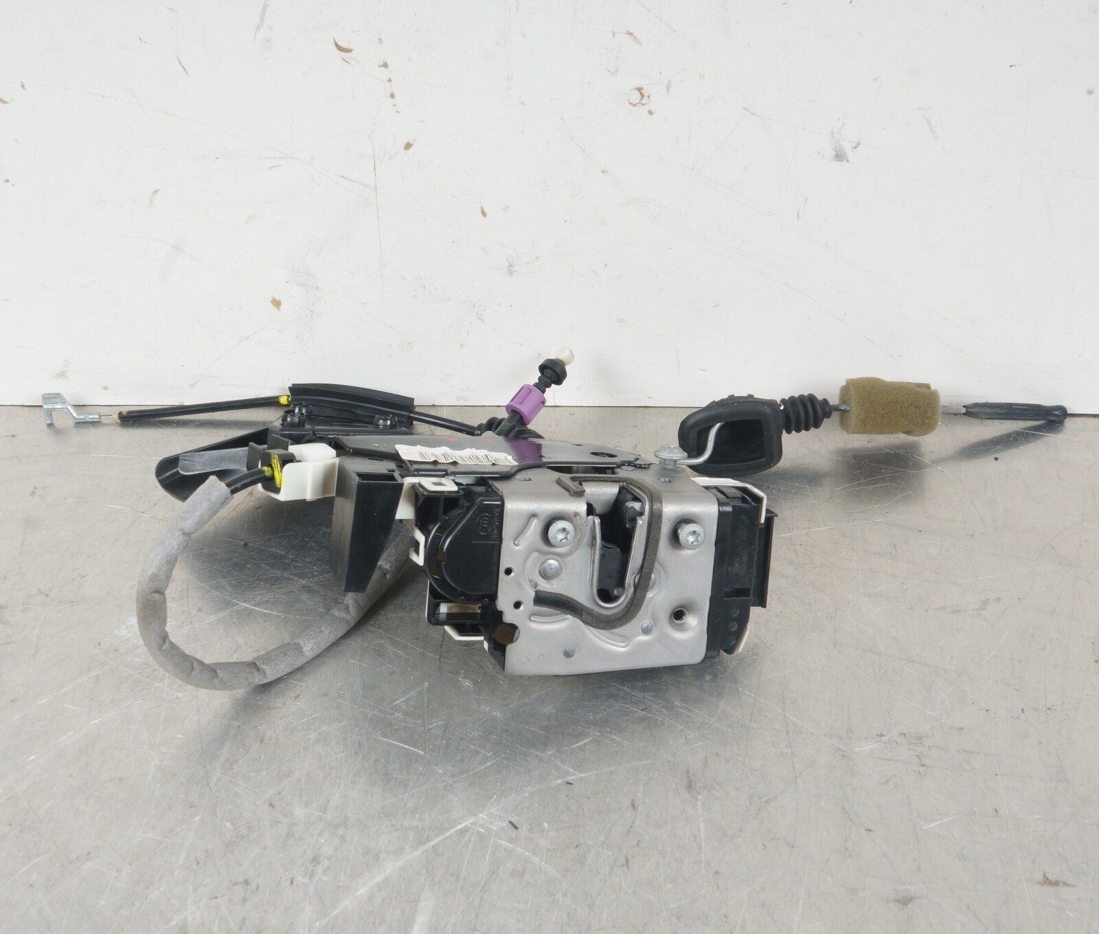 12-14 Mercedes W204 C250 C300 C350 Front Right Door Lock Latch Actuator