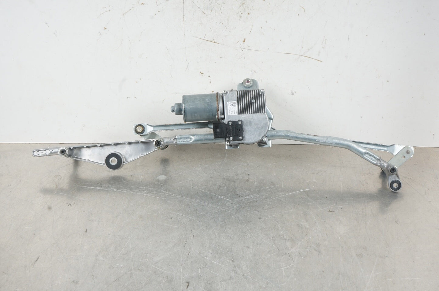 2013-2020 MERCEDES SL CLASS R231  FRONT WINDSHIELD WIPER LINKAGE W/ MOTOR OEM