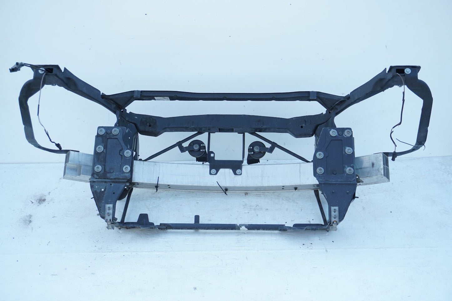 03 - 08 Mercedes R230 SL500 Radiator Support & Bumper Reinforcement OEM