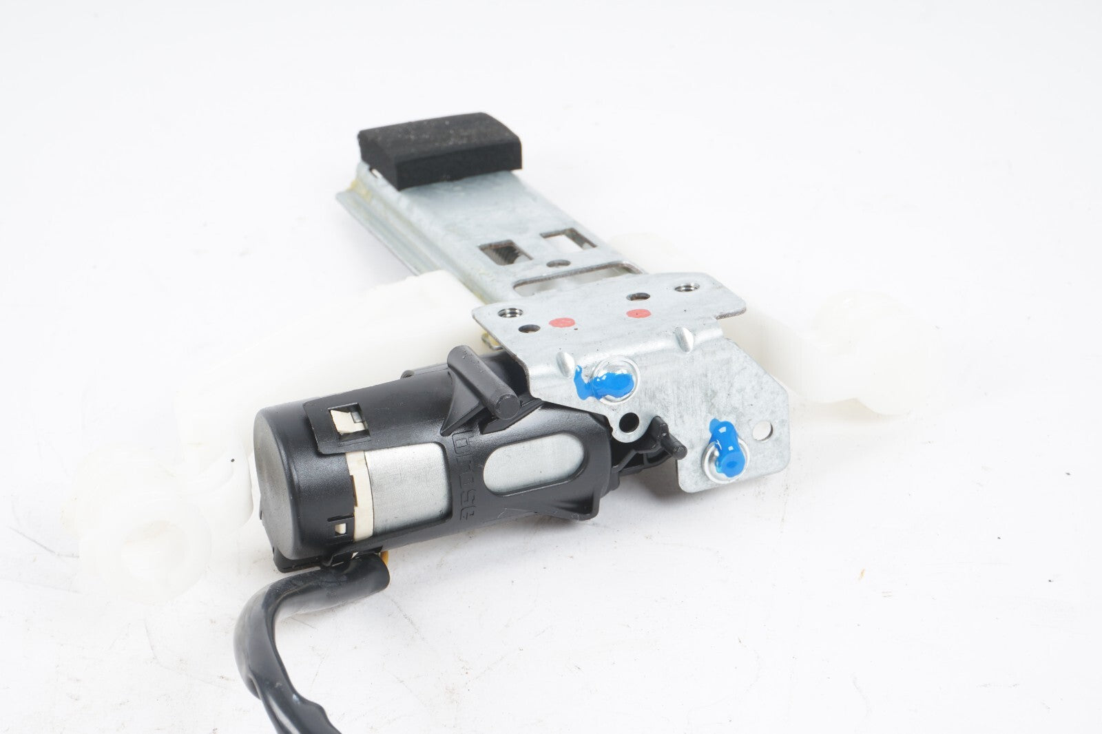 11-17 AUDI A8 A8L S8 FRONT RIGHT PASSENGER SEAT HEADREST MOTOR  OEM