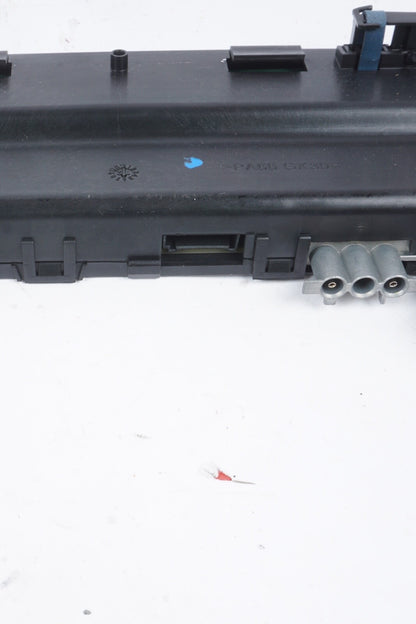07-13 Mercedes W221 S550 S63 AMG Rear Roof Antenna Amplifier Amp OEM 82k
