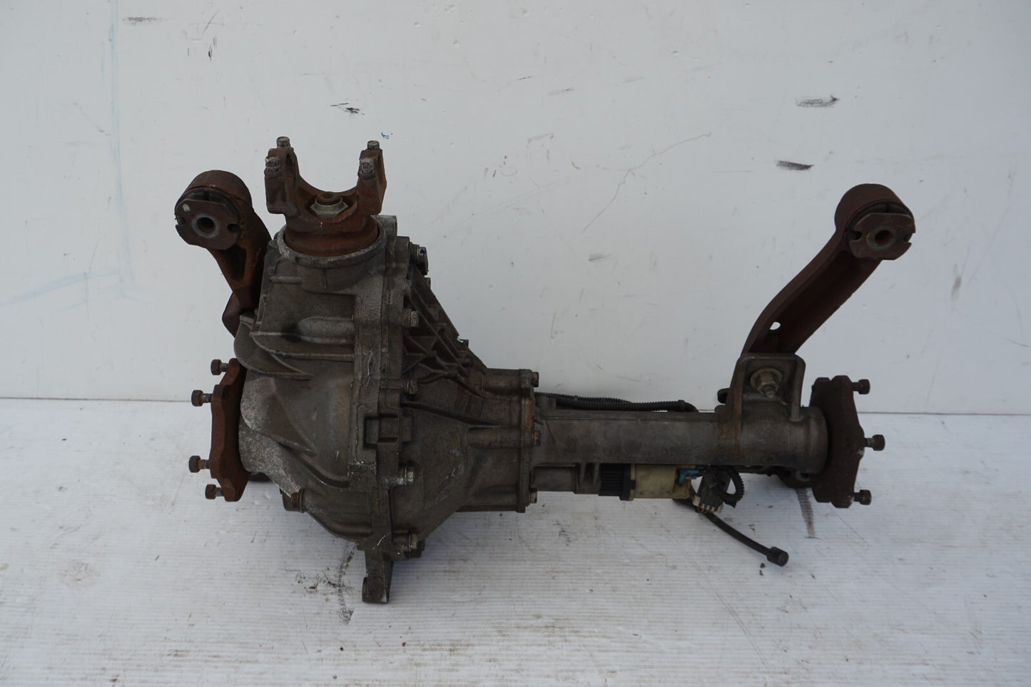2008-2013 Chevy Silverado 1500 Front Axle Differential Carrier Assembly OEM