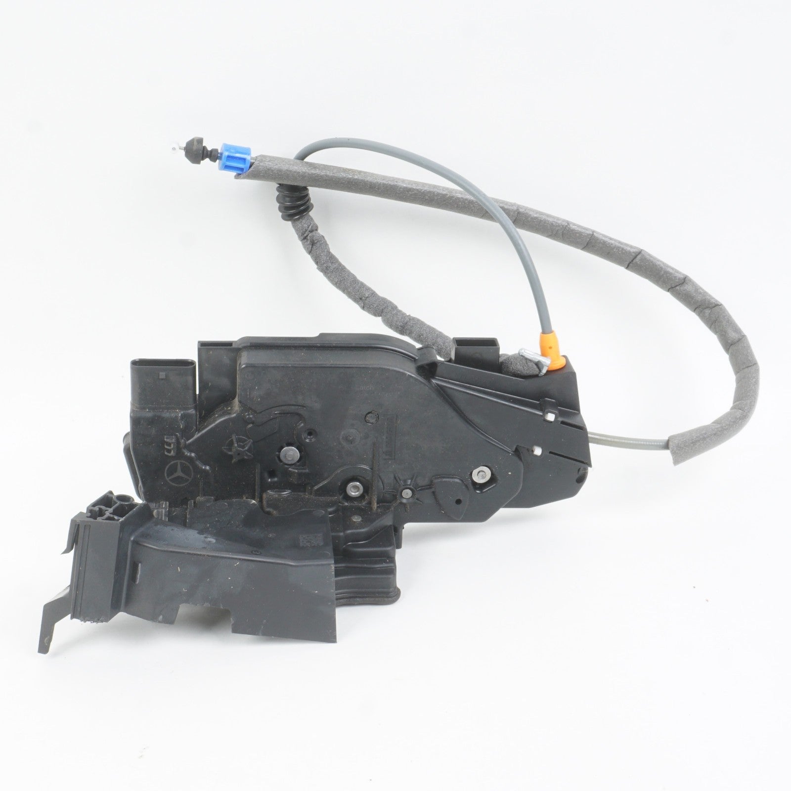 2020 - 2023 Mercedes EQB300 GLB250 Front Right Side Door Lock Latch Actuator