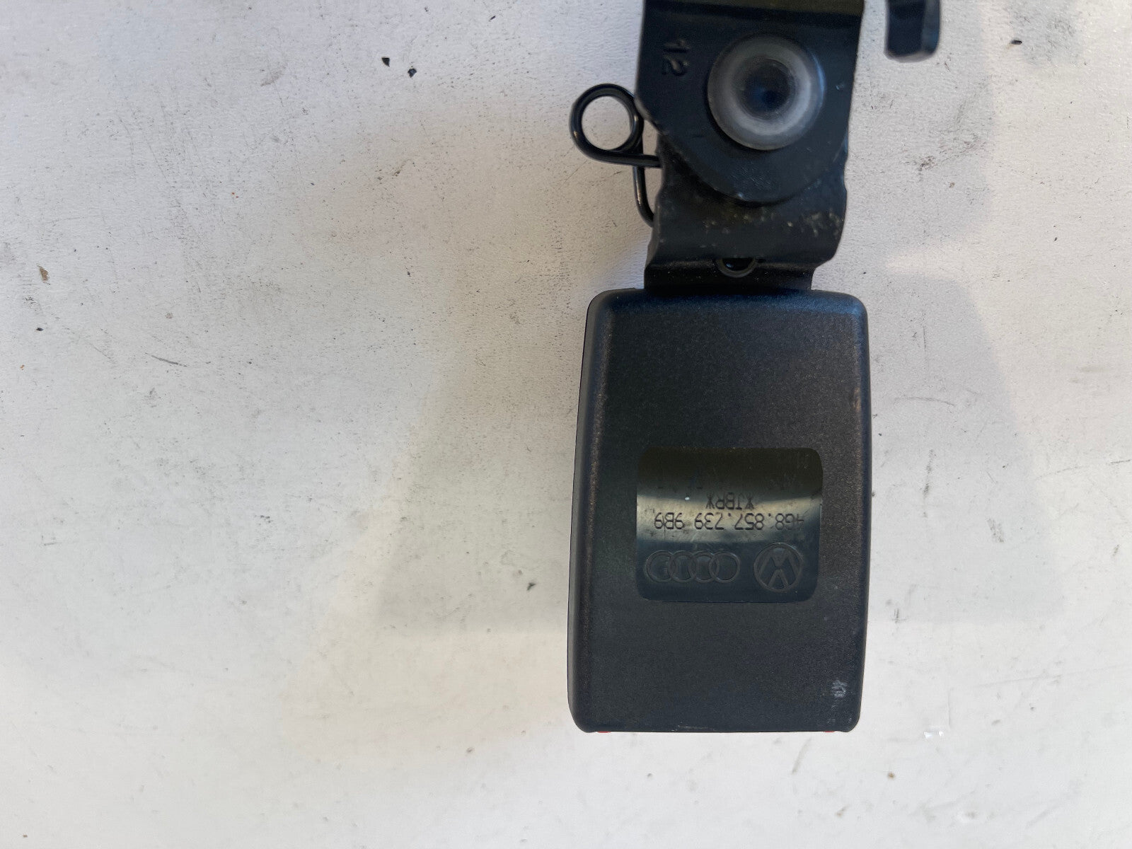 2012-2014 AUDI A7 REAR SEAT BELT BUCKLE LATCH 4G8857739 OEM